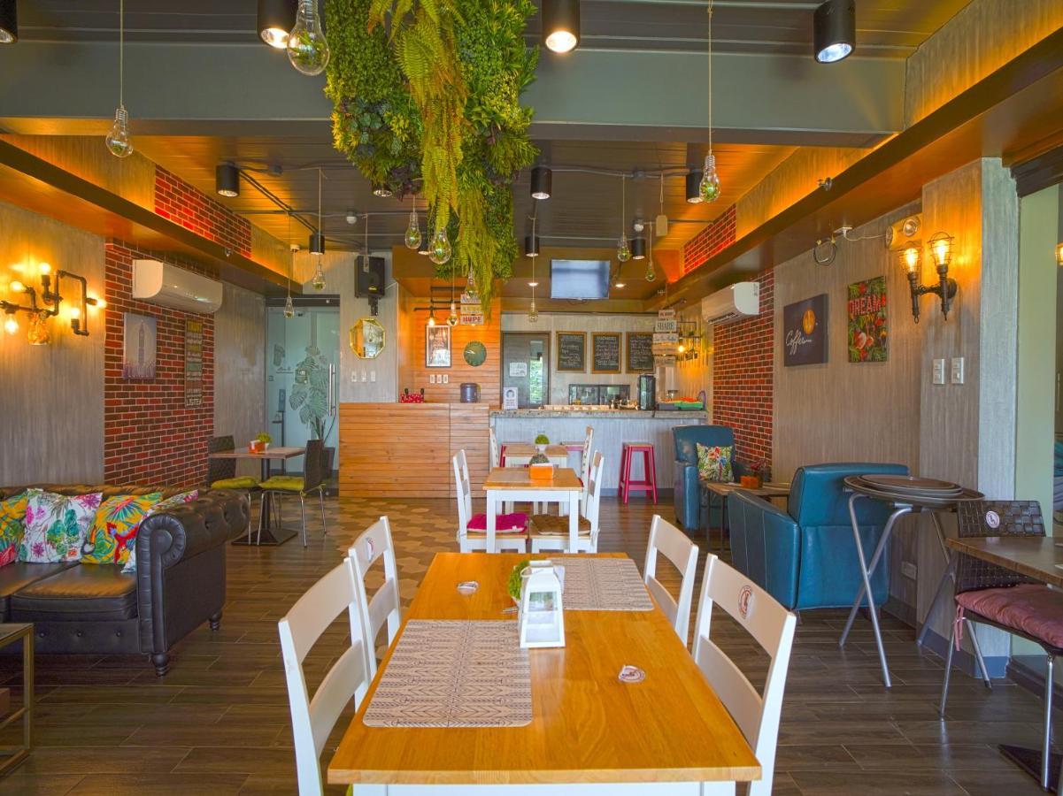 Capital O Oyo 785 The Greenhive Hotel Ibaan Zewnętrze zdjęcie
