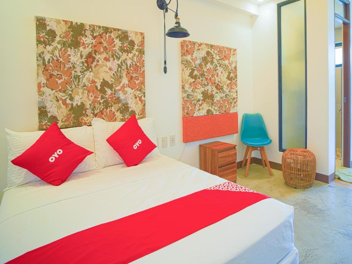 Capital O Oyo 785 The Greenhive Hotel Ibaan Zewnętrze zdjęcie