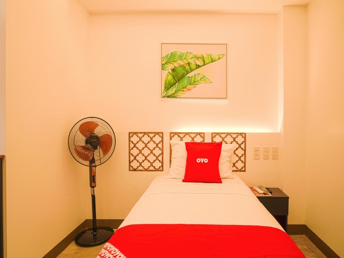 Capital O Oyo 785 The Greenhive Hotel Ibaan Zewnętrze zdjęcie