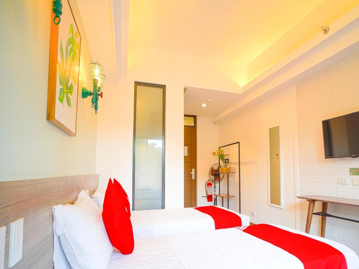 Capital O Oyo 785 The Greenhive Hotel Ibaan Zewnętrze zdjęcie