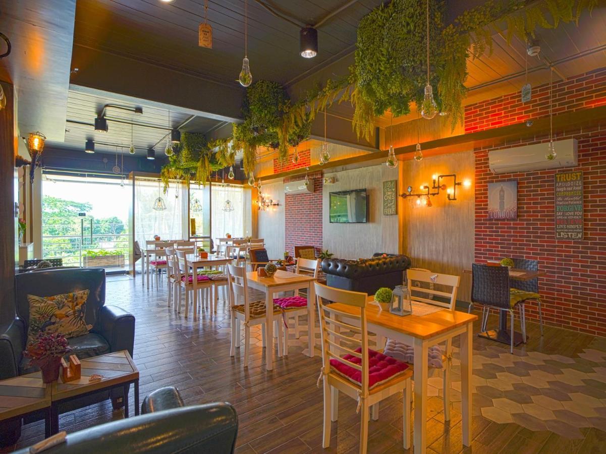 Capital O Oyo 785 The Greenhive Hotel Ibaan Zewnętrze zdjęcie