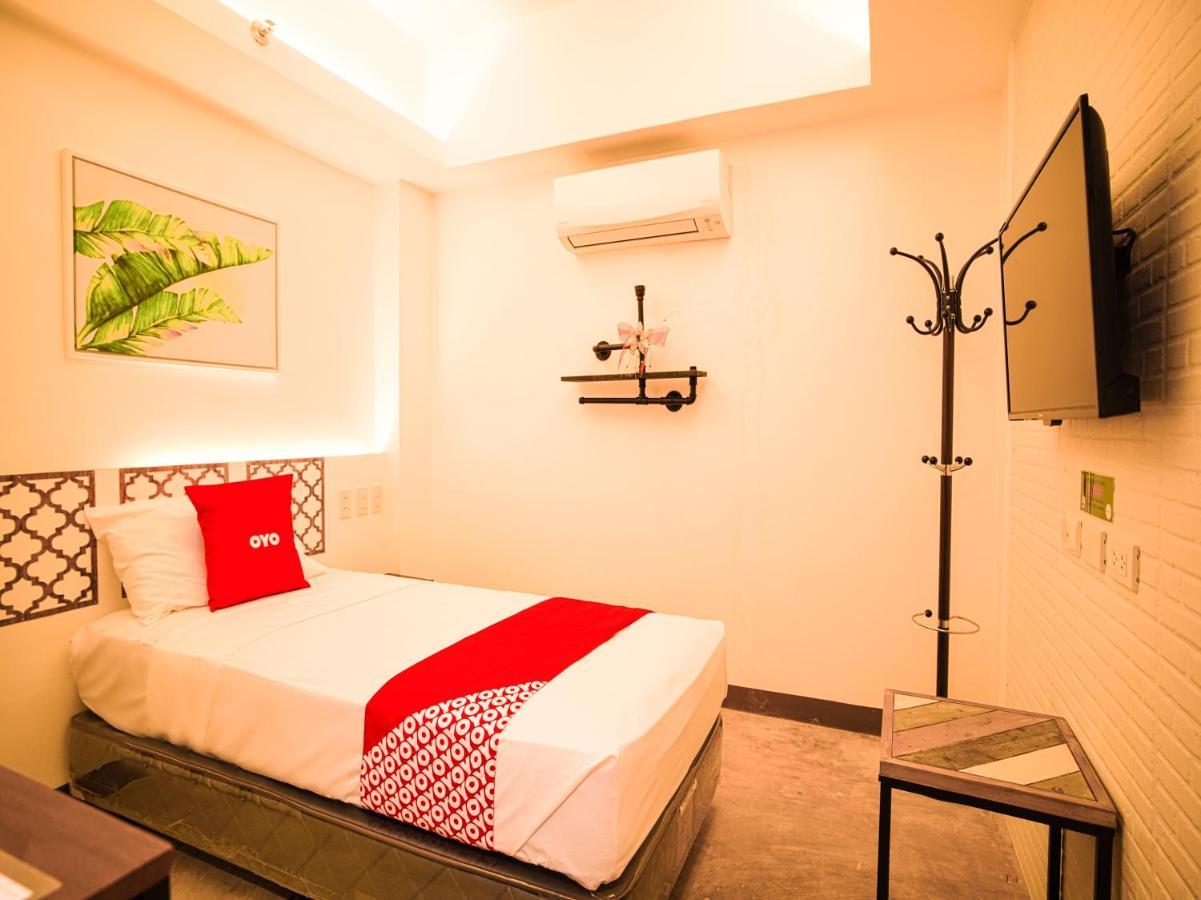 Capital O Oyo 785 The Greenhive Hotel Ibaan Zewnętrze zdjęcie